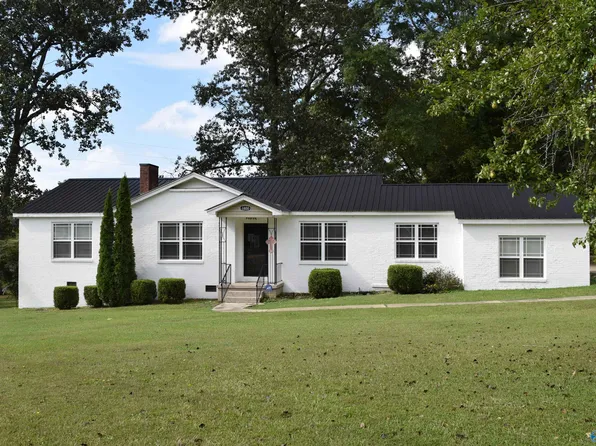 1800 Lookout Cir, Gadsden, AL 35904