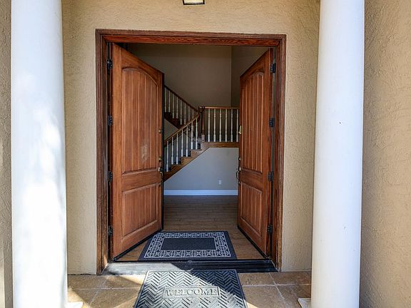 3rd image of 2708 Lake Front Ct