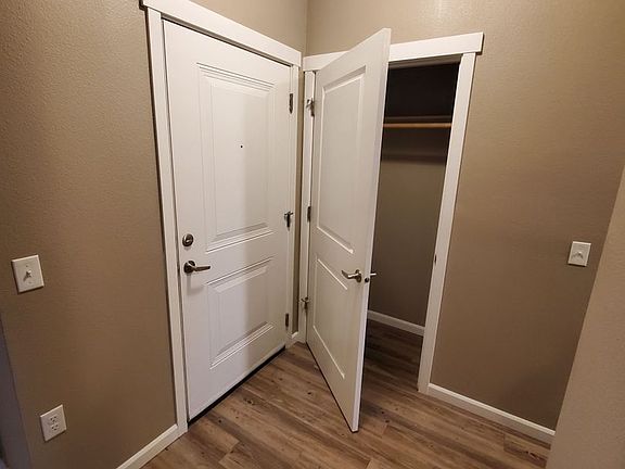 3rd image of 4245 Hawthorne Ave NE #114
