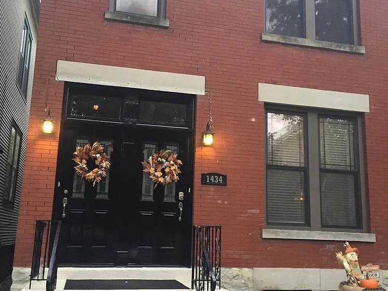 1434 W Fletcher St #2F — Photo 1