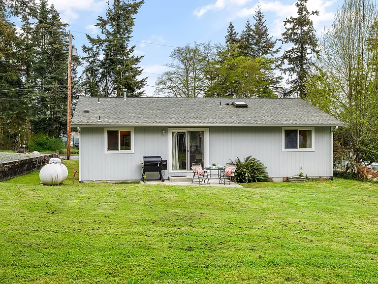 1257 Russell Dr — Photo 23