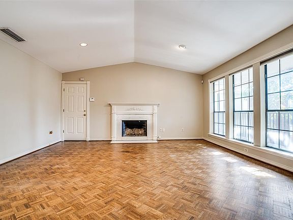 3rd image of 6045 Hillcrest Ave #B3