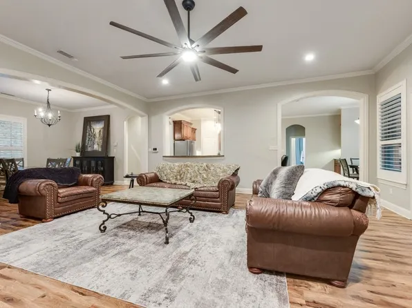 1613 Woodlawn Ave, Royse City, TX 75189