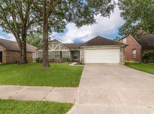 15814 Pilgrim Hall Dr, Friendswood, TX 77546