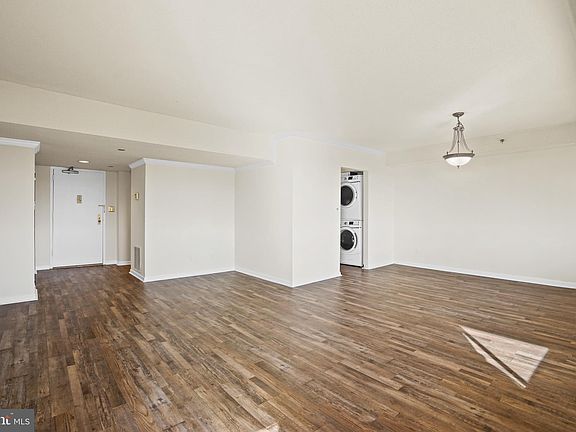 5th image of 3713 George Mason Dr #416