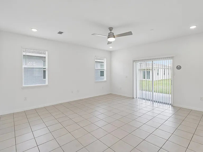 Simmons Trace — Photo 98