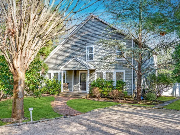 15 Country Ln, East Hampton, NY 11937