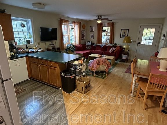 3rd image of 85 Manhattan Dr #1