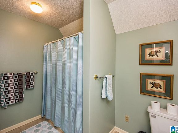 4th image of 130 Pineview Dr