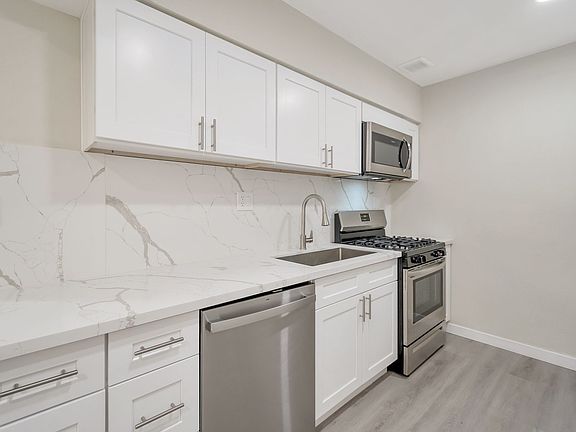 3rd image of 109-139 S McKemy Dr #139-1