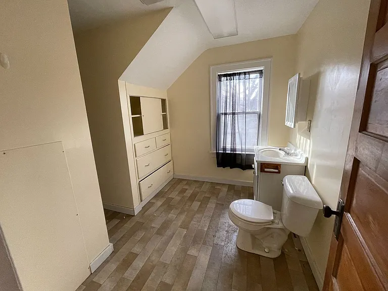 801 W 5th Ave — Photo 9