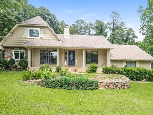 4280 Valley Lake Ter, Atlanta, GA 30349