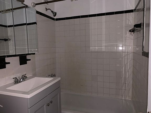 5th image of 83-60 118th St #Gc