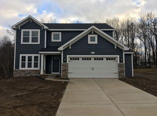 10852 Carmen Oak Dr, Lowell, MI 49331