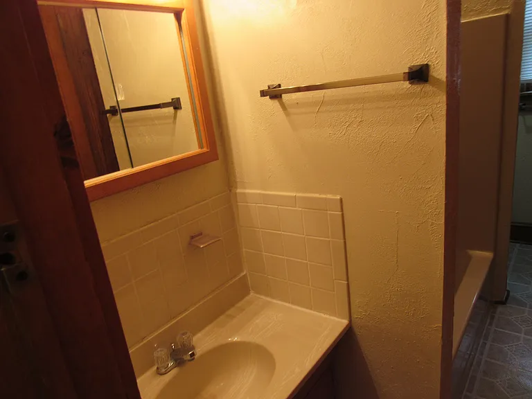 806 E Piedmont St — Photo 4
