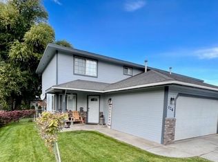 126 W Goodlander Rd, Selah, WA 98942