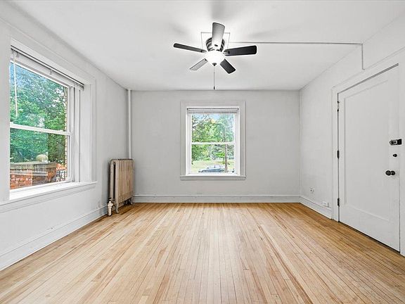 3rd image of 1401 Willow St APT 2