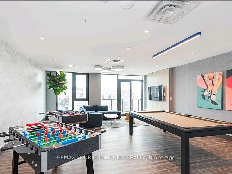 75 James St S #2610 — Photo 27