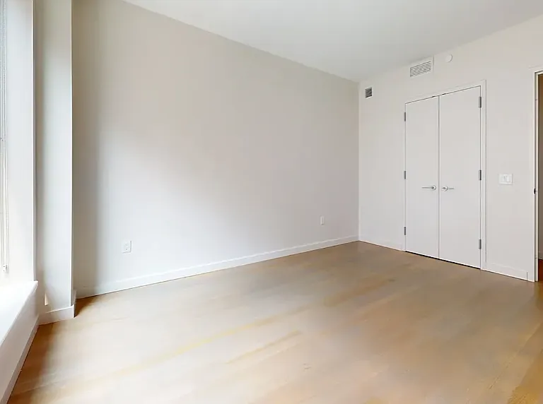 515 E 86th St #1403 — Photo 11