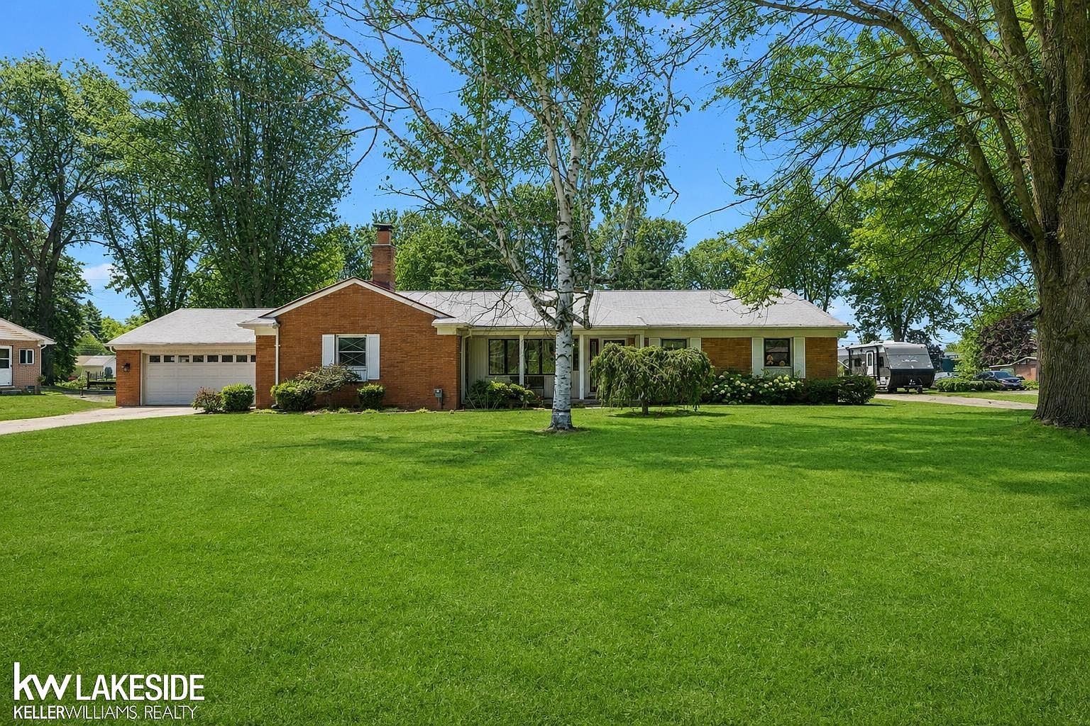 37904 Elmite St, Harrison Township, MI 48045