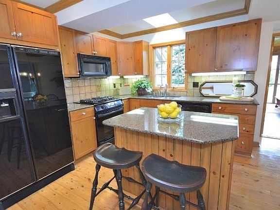 5th image of 18610 Elm Terrace Dr