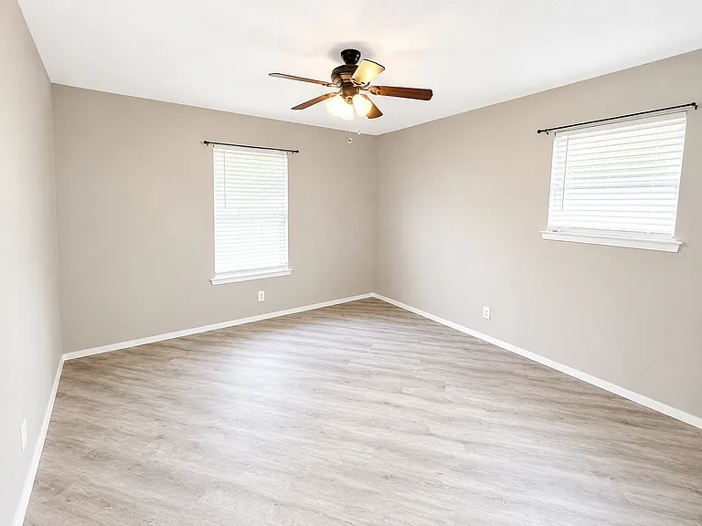 3225 Southland Blvd — Photo 4