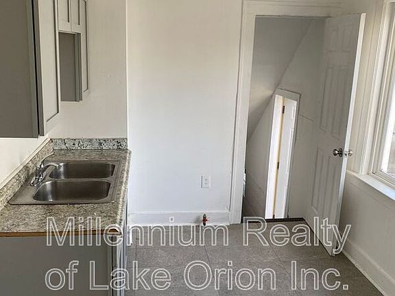 5th image of 638 Joslyn Ave