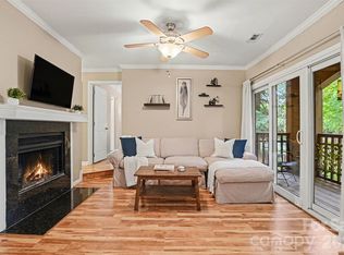 1109 E Morehead St, Charlotte, NC 28204