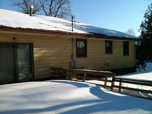 2nd image of 2526 1st St N