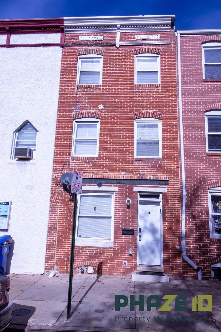 1304 E Eager St — Photo 1