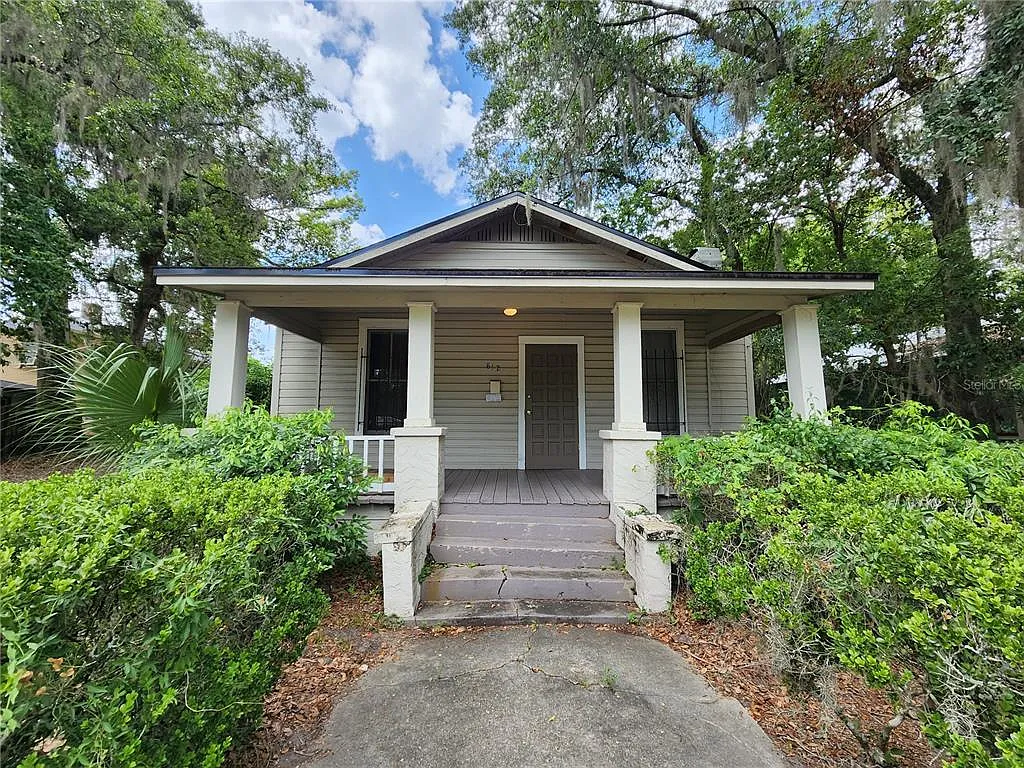 3 bed, 1.0 bath, 1146 sqft, $1,600 — Photo 1