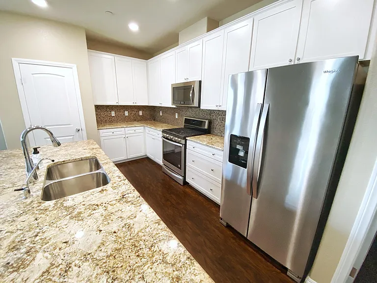 3196 Arco Ave — Photo 6