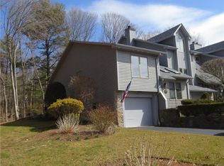 11 Shadowbrook Ln APT F, Smithfield, RI 02917
