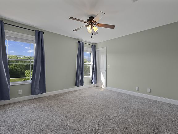 4th image of 995 Terraceside Cir