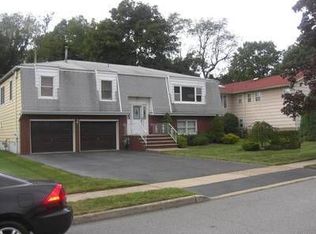 8 Malcolm Ct, Clifton, NJ 07013