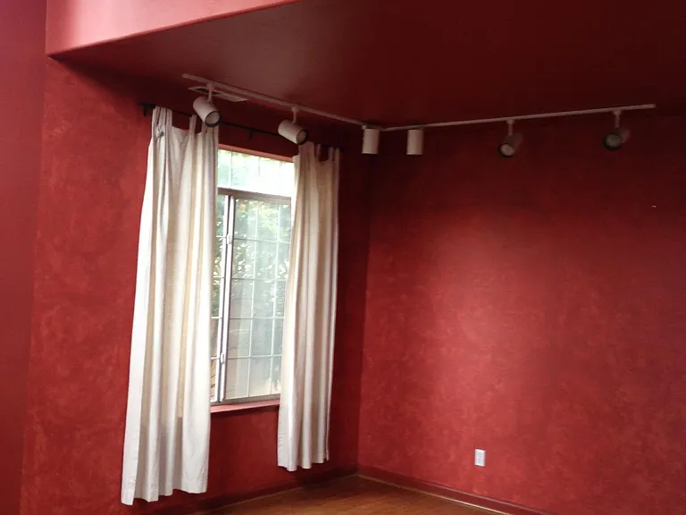 214 Holland Cir — Photo 9