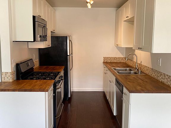 4th image of 626 Micheltorena St APT 6