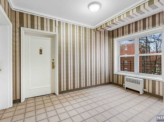 3rd image of 2320 Linwood Ave #5C-205C