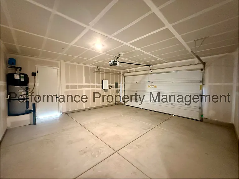 6915 Jewel Cave Ct — Photo 16