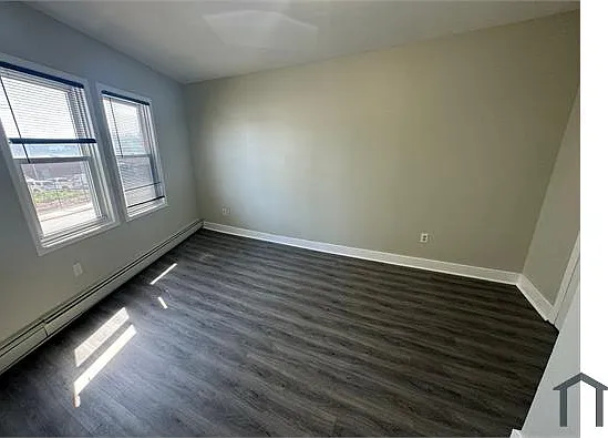 935 Clinton Ave #2B — Photo 4