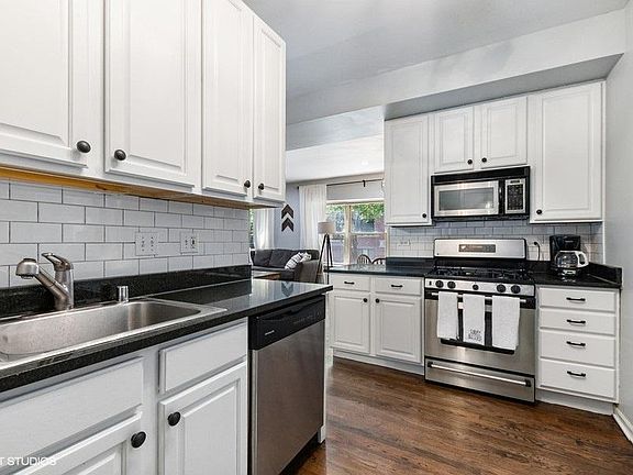 5th image of 838 W Agatite Ave APT 1