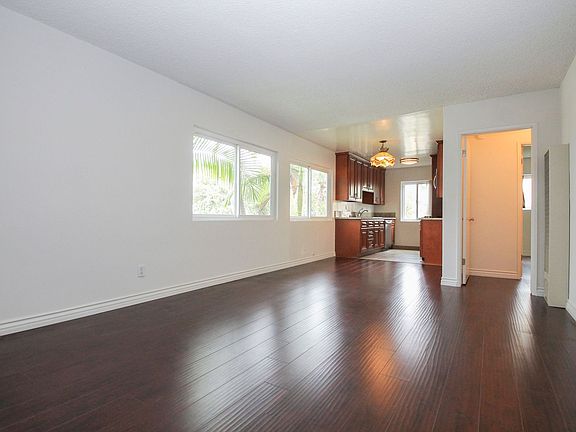 2nd image of 519 N Hayworth Ave #1