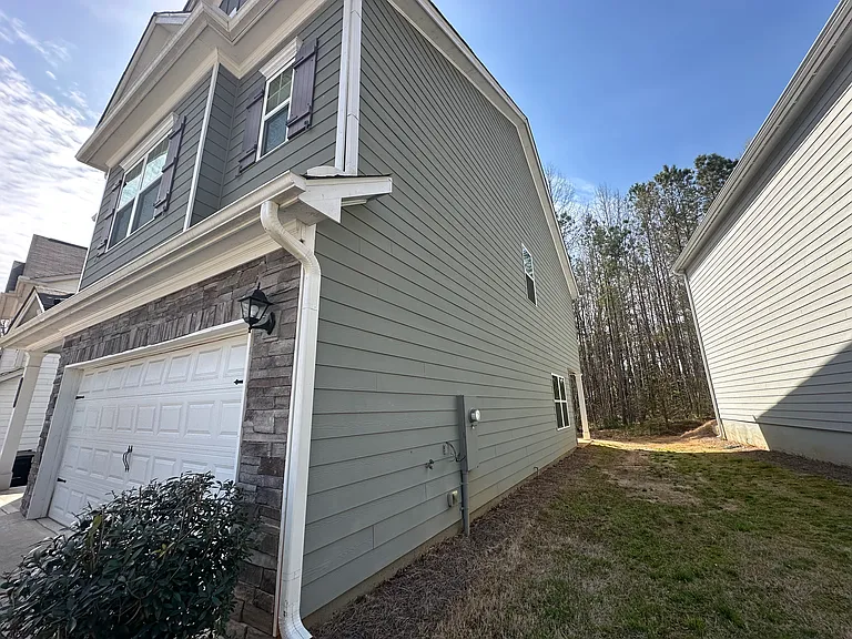 112 Bryon Ln — Photo 3