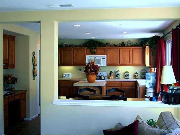 3rd image of 133 Canyon Creek Way