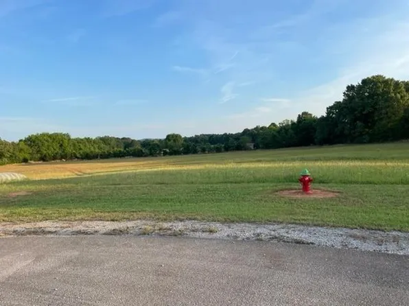 149 Isom Dr, Cherokee, AL 35616