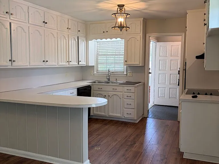933 Garrett Dr — Photo 17