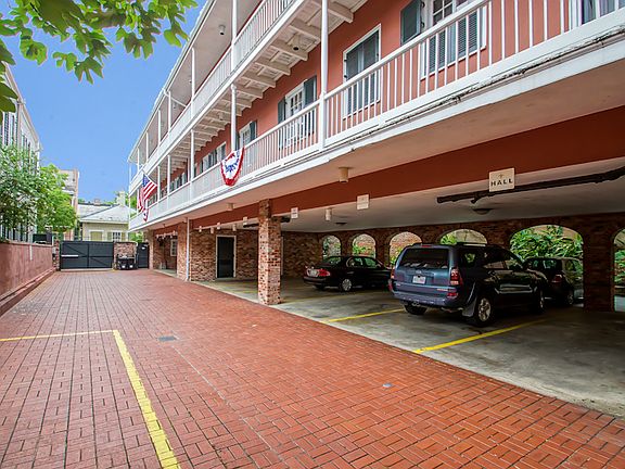 3rd image of 1127 Dauphine St APT 306