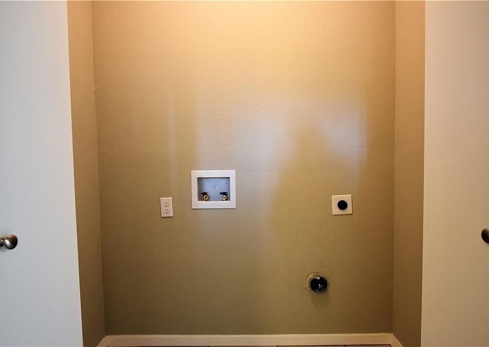 1st image of 4900 Ira St