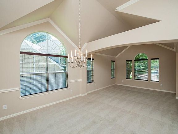 4th image of 3720 Boxwood Dr