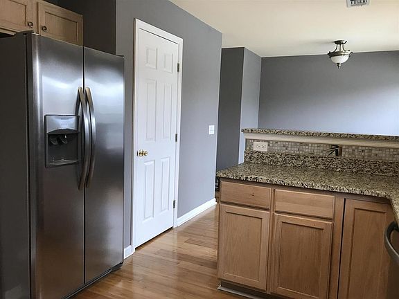 3rd image of 700 Settlers Ct